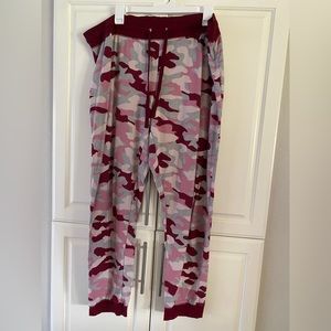 2 pairs of woman’s lounge pants by George